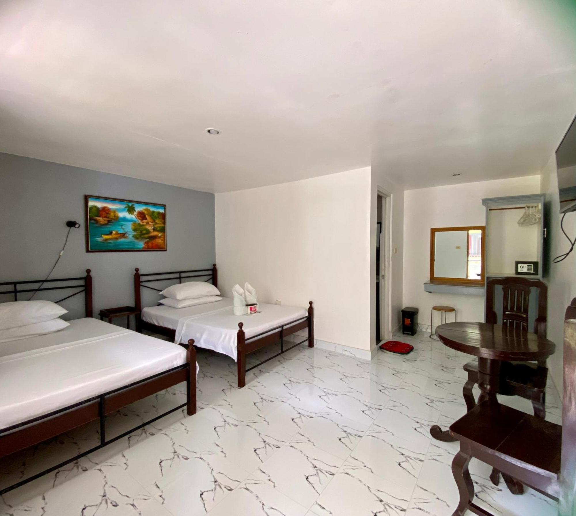 Marion Roos Hotel Puerto Galera Luaran gambar